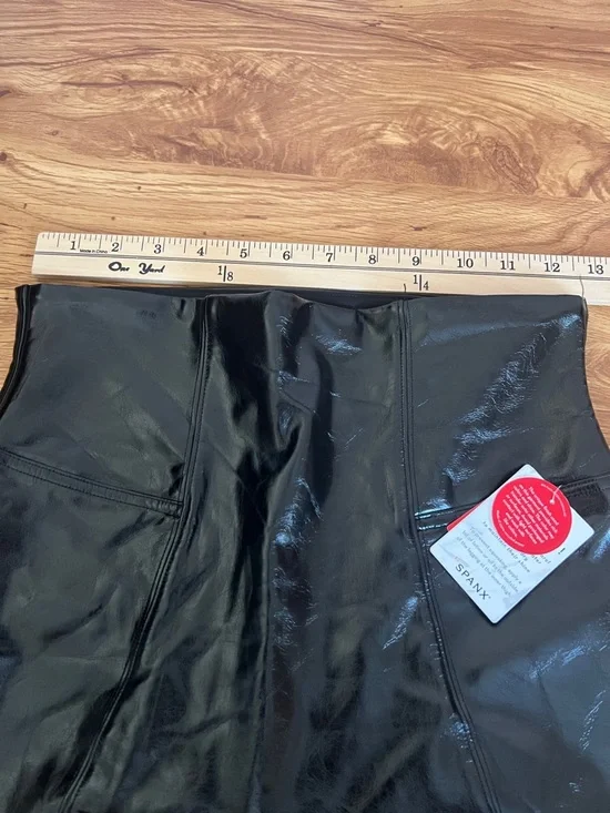 Spanx Faux Patent Leather Leggings Size M - Picture 10 of 13